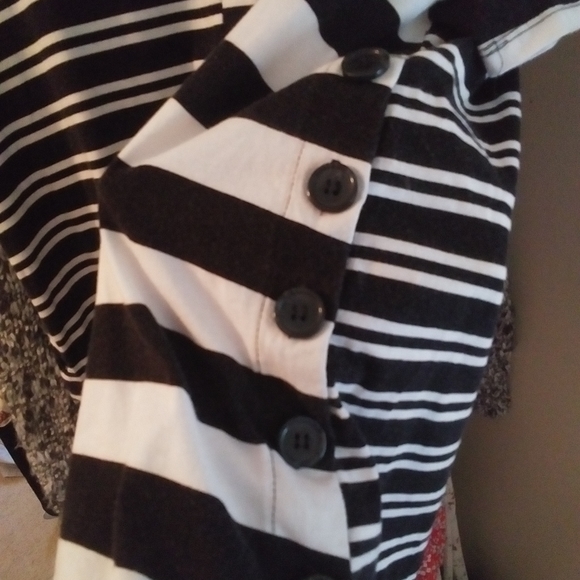 ASOS | Maternity Nursing Shirt w/ Side Buttons - Picture 2 of 4